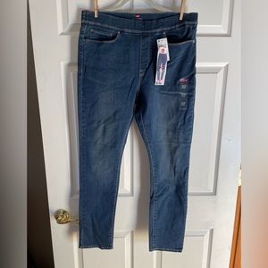 NWT Levi pull on pants
